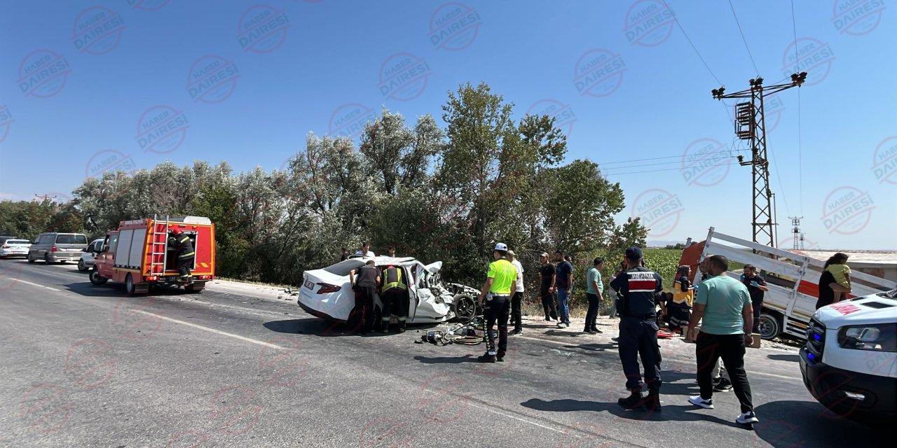 Konya’da can pazarı! İki araç çarpıştı, 1 kişi öldü, 3’ü ağır 7 yaralı var