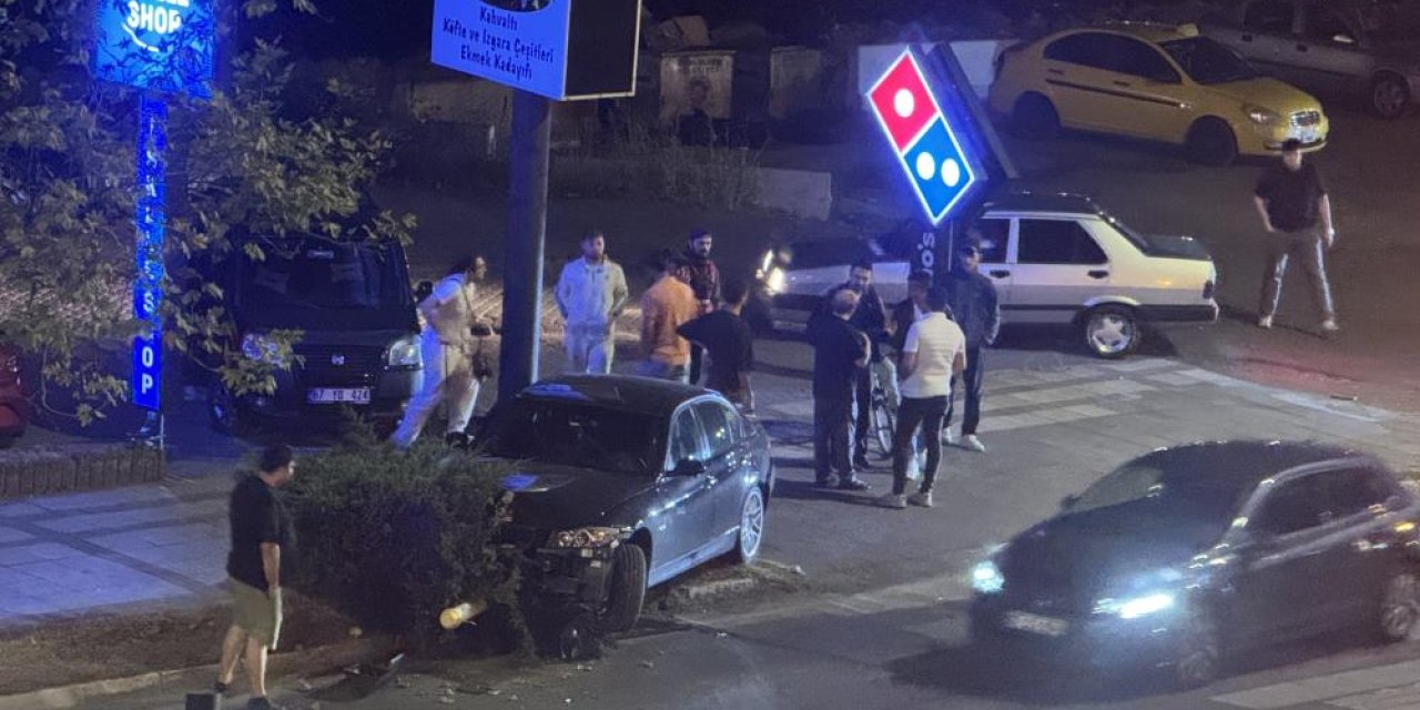 TIR ile otomobil çarpıştı! Eski belediye başkanı ölümden döndü