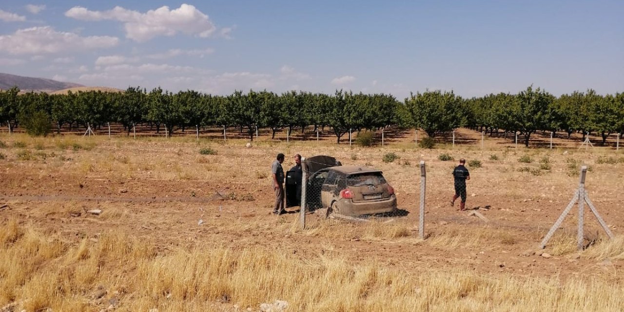 Otomobil devrildi! Emniyet müdür yardımcısı ve ailesi yaralandı