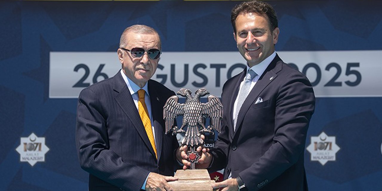 Cumhurbaşkanı Erdoğan, 954 yıllık zaferimizi Malazgirt'te kutladı