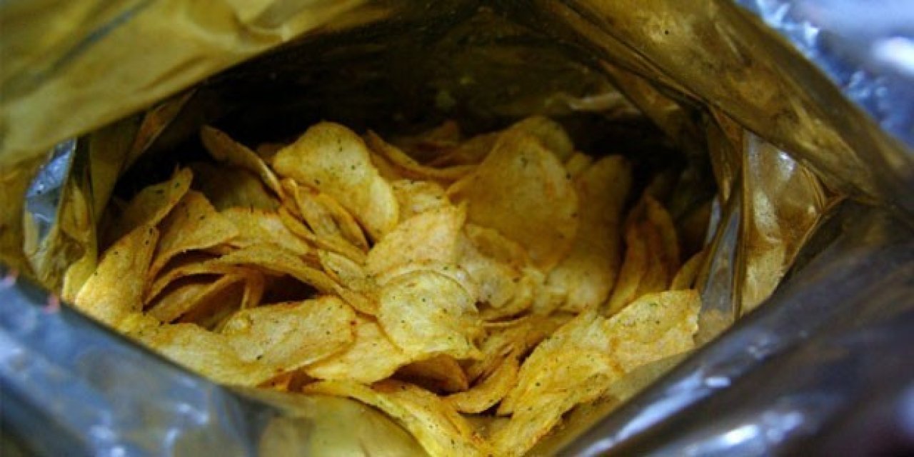 Bu kadarına da pes! Cips paketinin içine saklamışlar