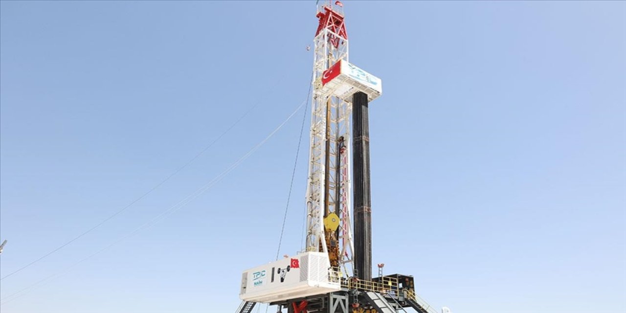 Yerli ve milli iki petrol sondaj kulesi göreve başladı