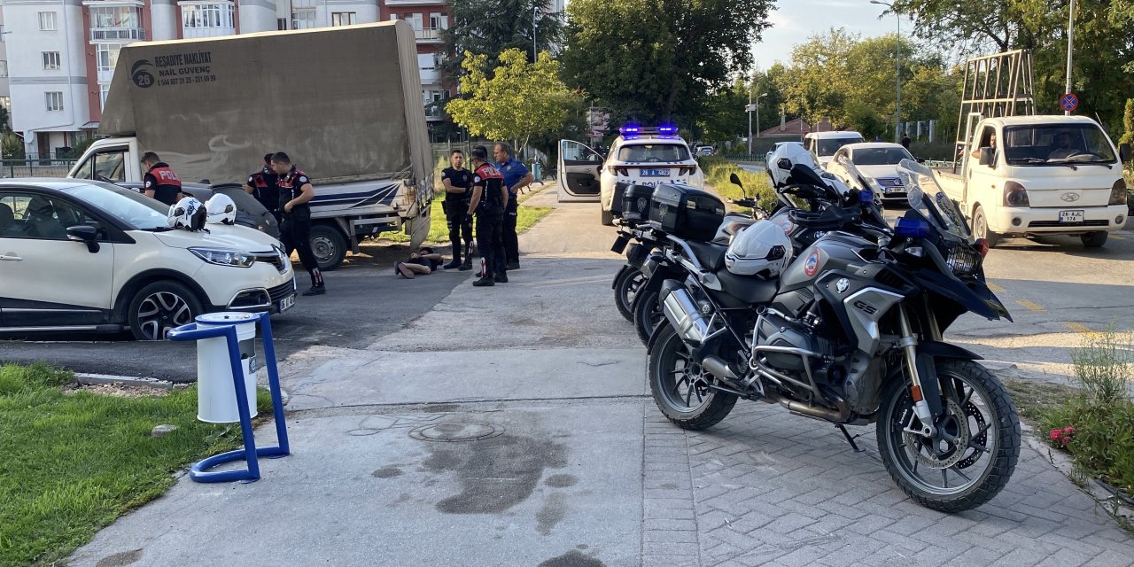 "Dur" ihtarını dinlemedi, camdan attığıyla yakalandı