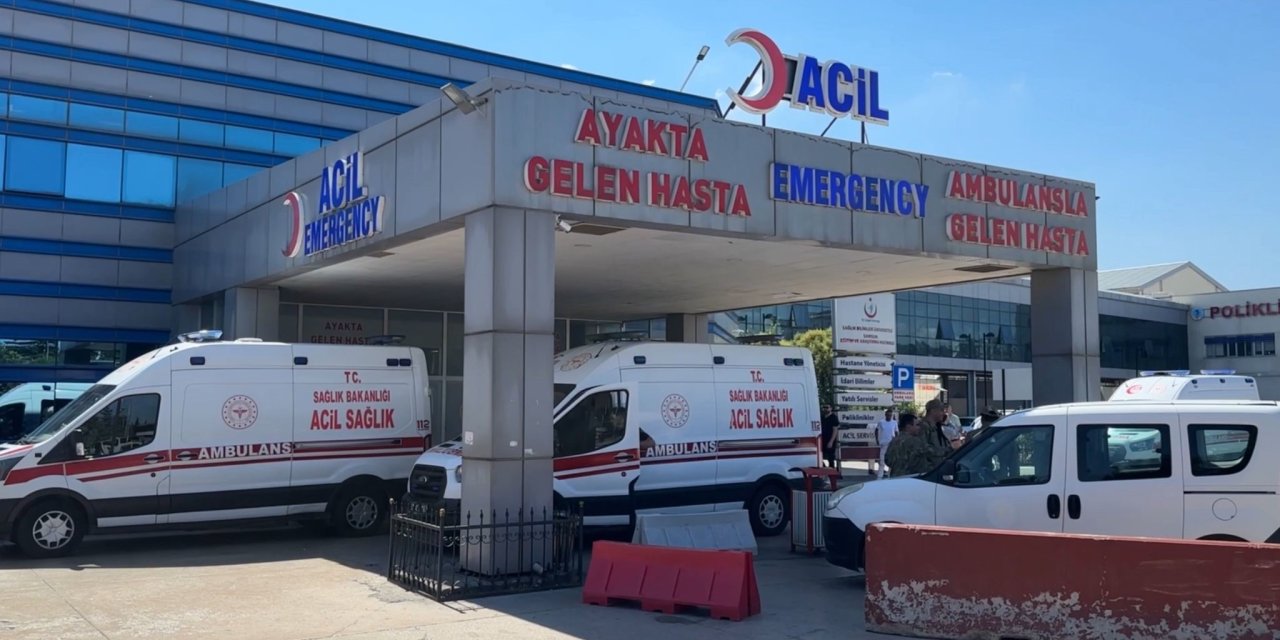 Un fabrikasında çalışan işçi makineye parmaklarını kaptırdı