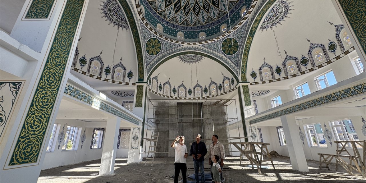 Şehit oğlunun adını yaptığı hayırlarla yaşatıyor