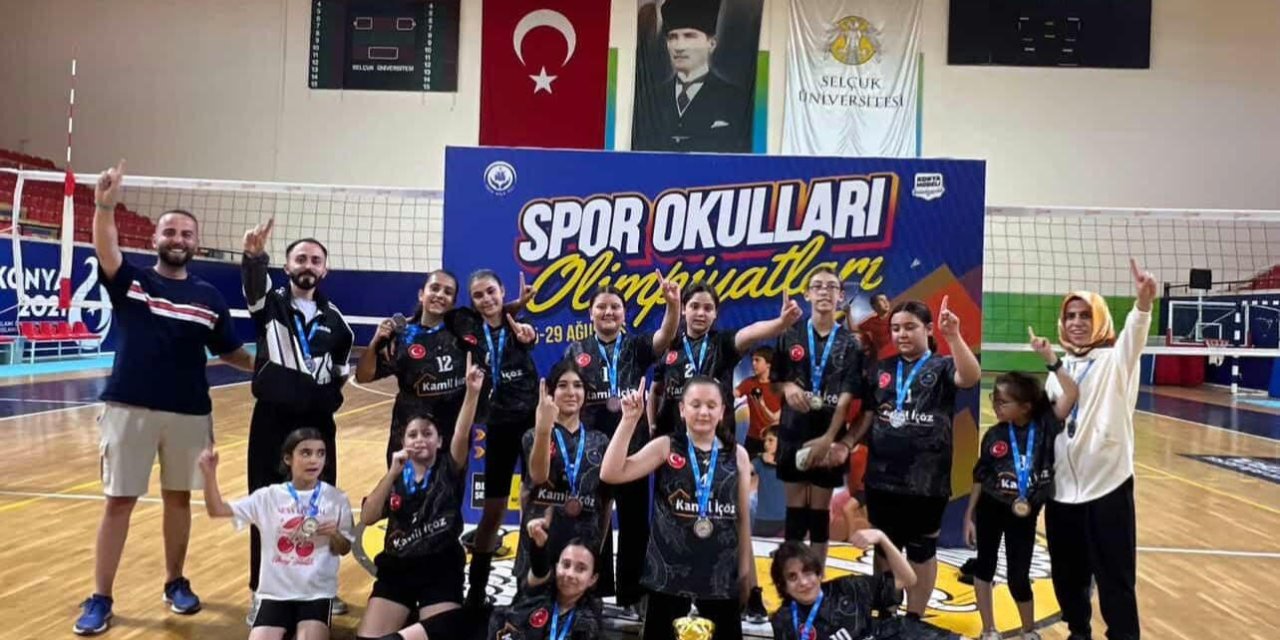 Konya Olimpiyatları’nda voleybol şampiyonu: Namağlup Bozkır