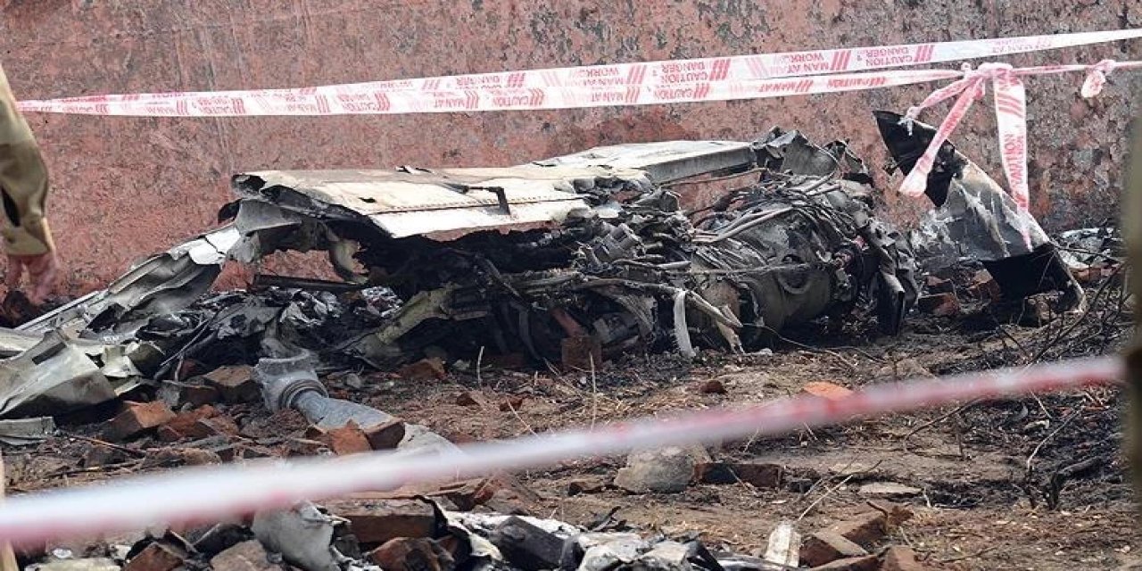 2 uçak havada çarpıştı: 1 ölü 3 yaralı