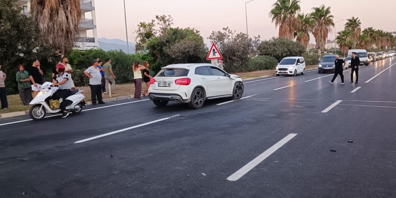 Otomobille çarpışan motosikletin sürücüsü ağır yaralandı