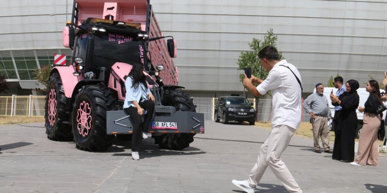 Konya’da birinci oldu, gittiği her yerde fotoğraf için sıra var