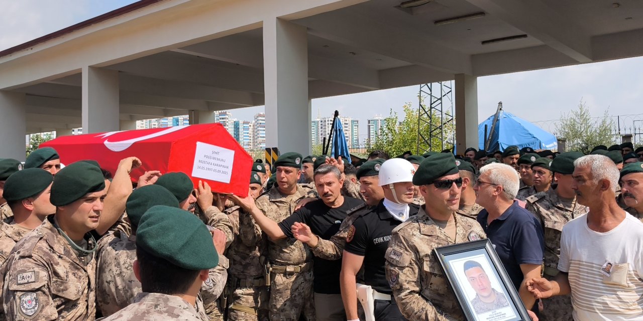 Şehit polis memuru Mustafa Karapınar memleketine uğurlandı