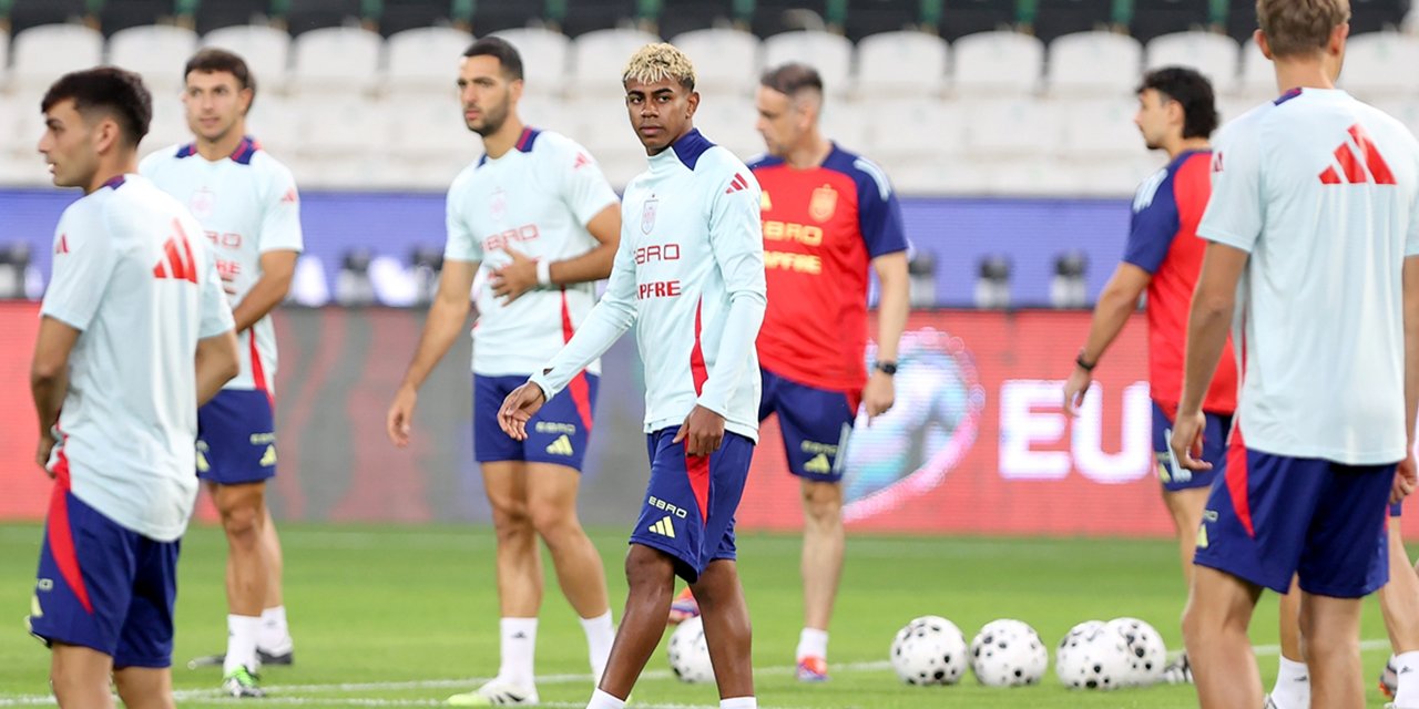 İspanya, Türkiye maçının hazırlıklarını Konya'da tamamladı