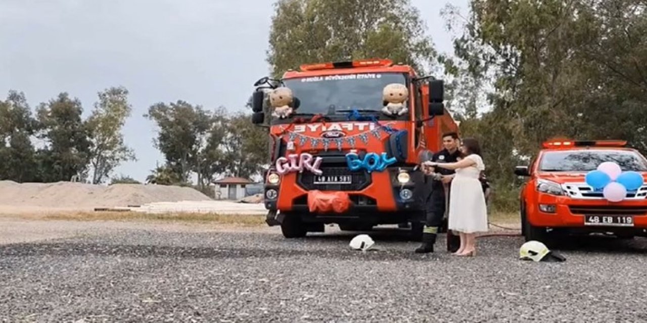 İtfaiye hortumundan çıkan su ile hayatın en güzel haberini aldılar