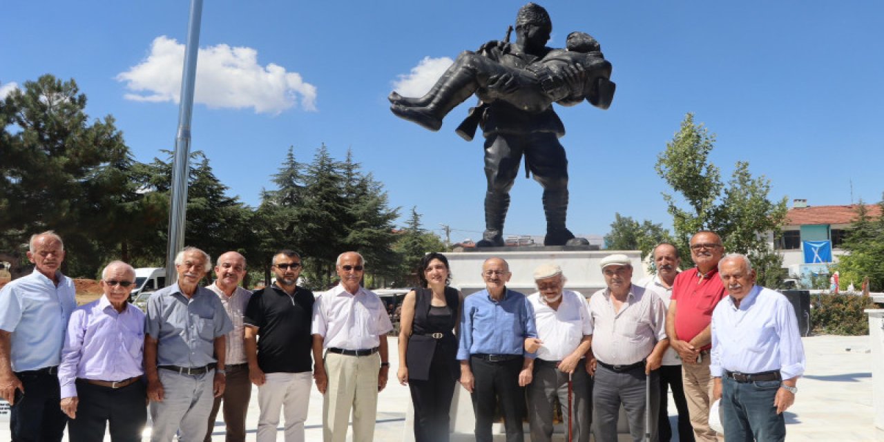 Konya'da vefalı torunlar, kahraman dedelerini unutmadı