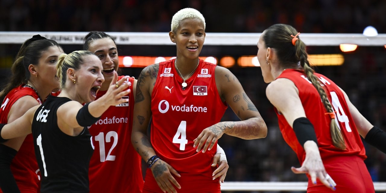 Filenin Sultanları ülke tarihinin ilk Dünya Şampiyonası madalyasını getirdi