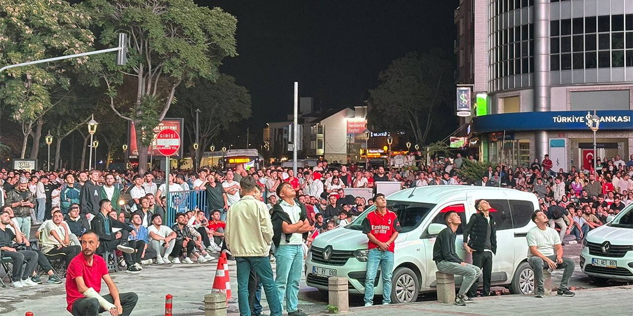 Konya’da milli maç coşkusu! Binlerce taraftar dev ekranda takip ediyor