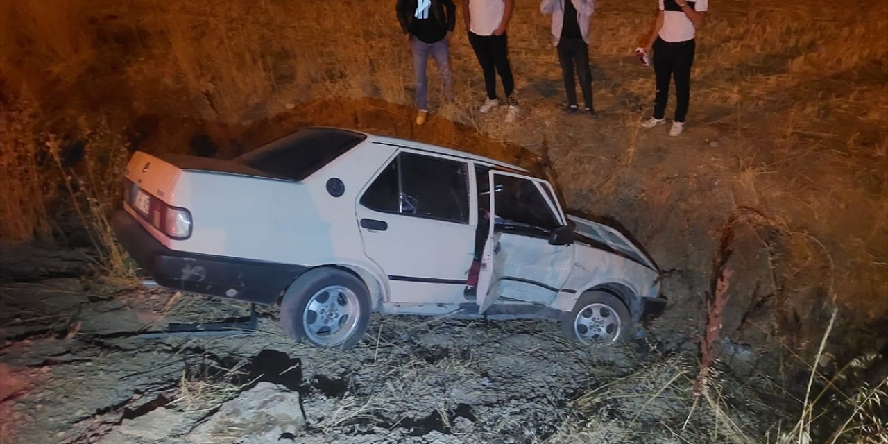 Konya'da iki otomobil çarpıştı: 3 yaralı