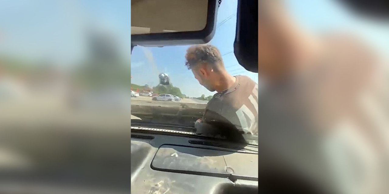 Gençlerin kaput üzerindeki tehlikeli yolculuğuna ceza yağdı