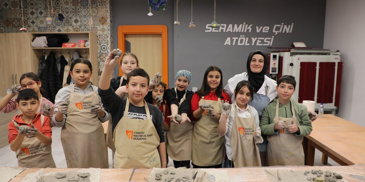 Konya Karatay Belediyesi genç yetenekleri sanatla buluşturuyor