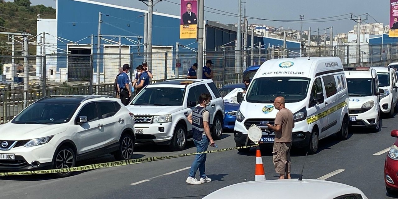 Belediye ekipleri yol çalışmasında dehşeti yaşadı! 10 günlük ceset bulundu