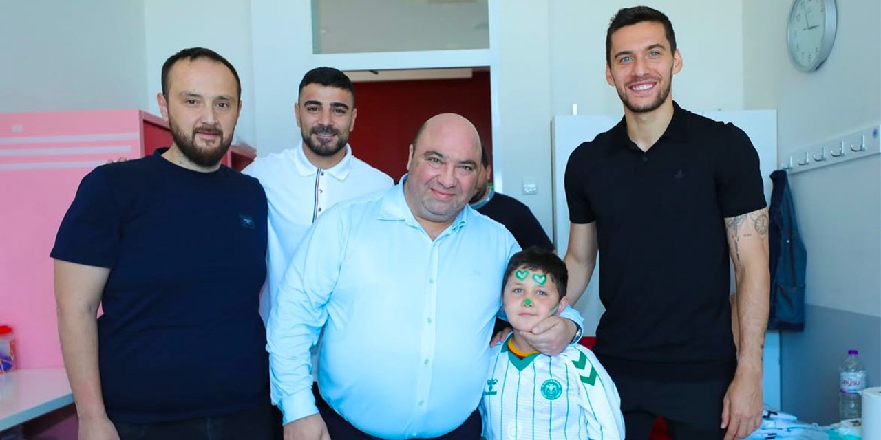 Konyasporlu futbolculardan özel buluşma