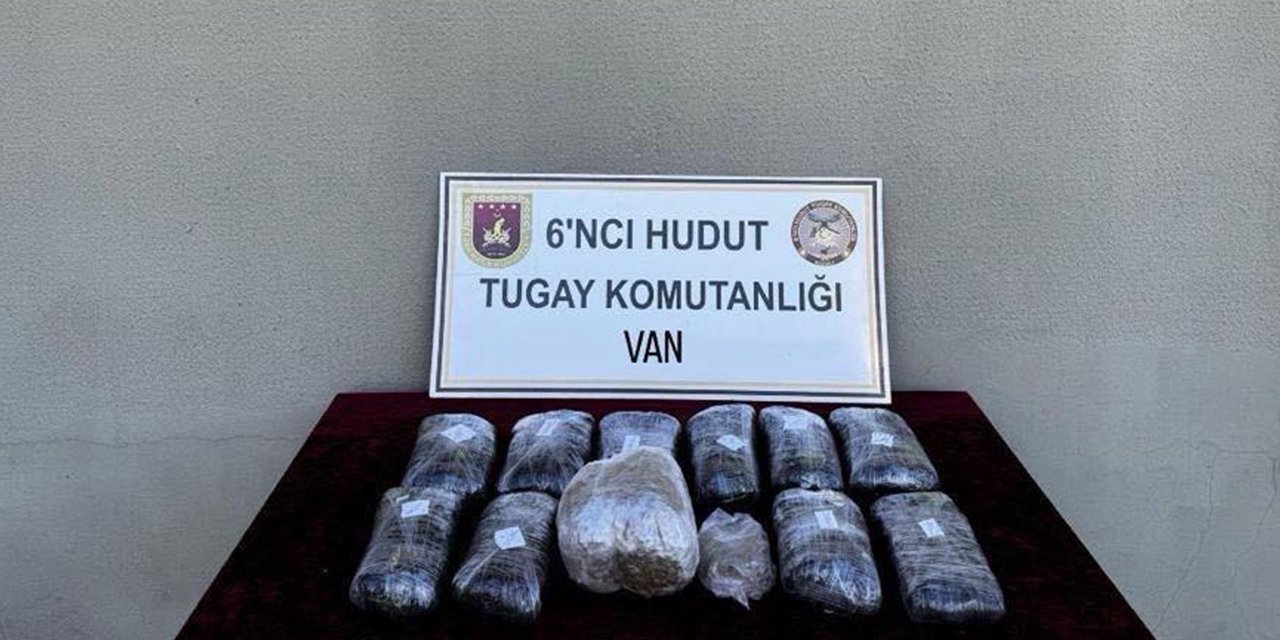 İran sınırında 6 kilo 700 gram uyuşturucu ele geçirildi