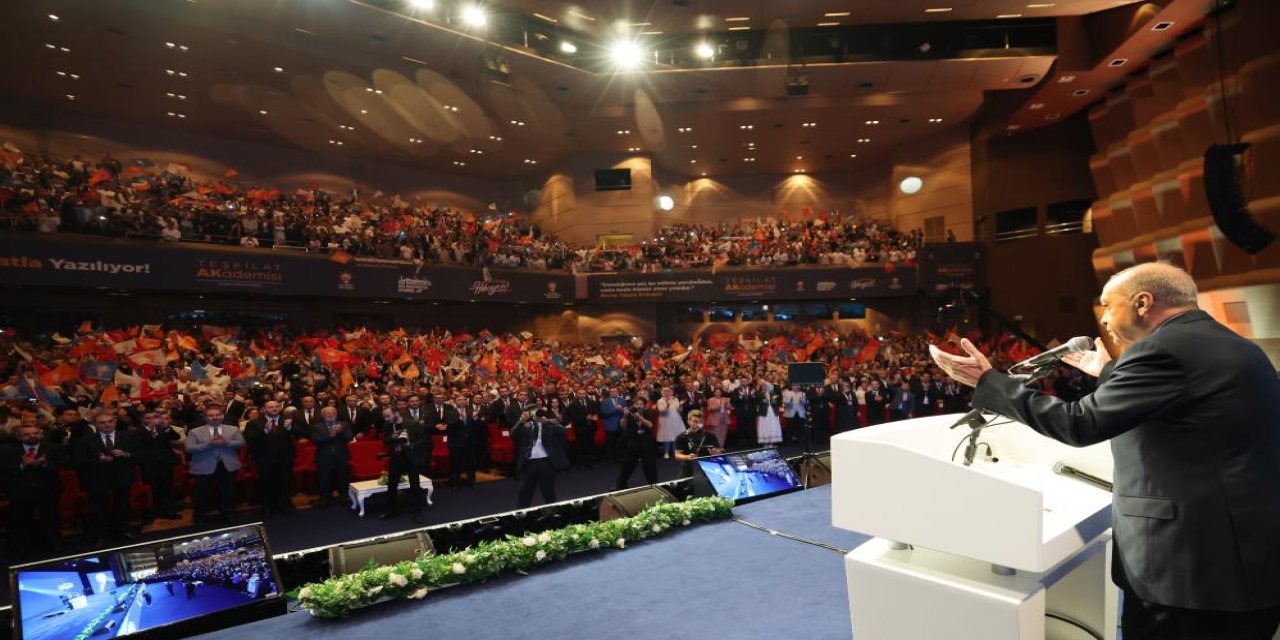 Cumhurbaşkanı Erdoğan’dan Özgür Özel’e: Balya balya dolarları nasıl açıklayacak?