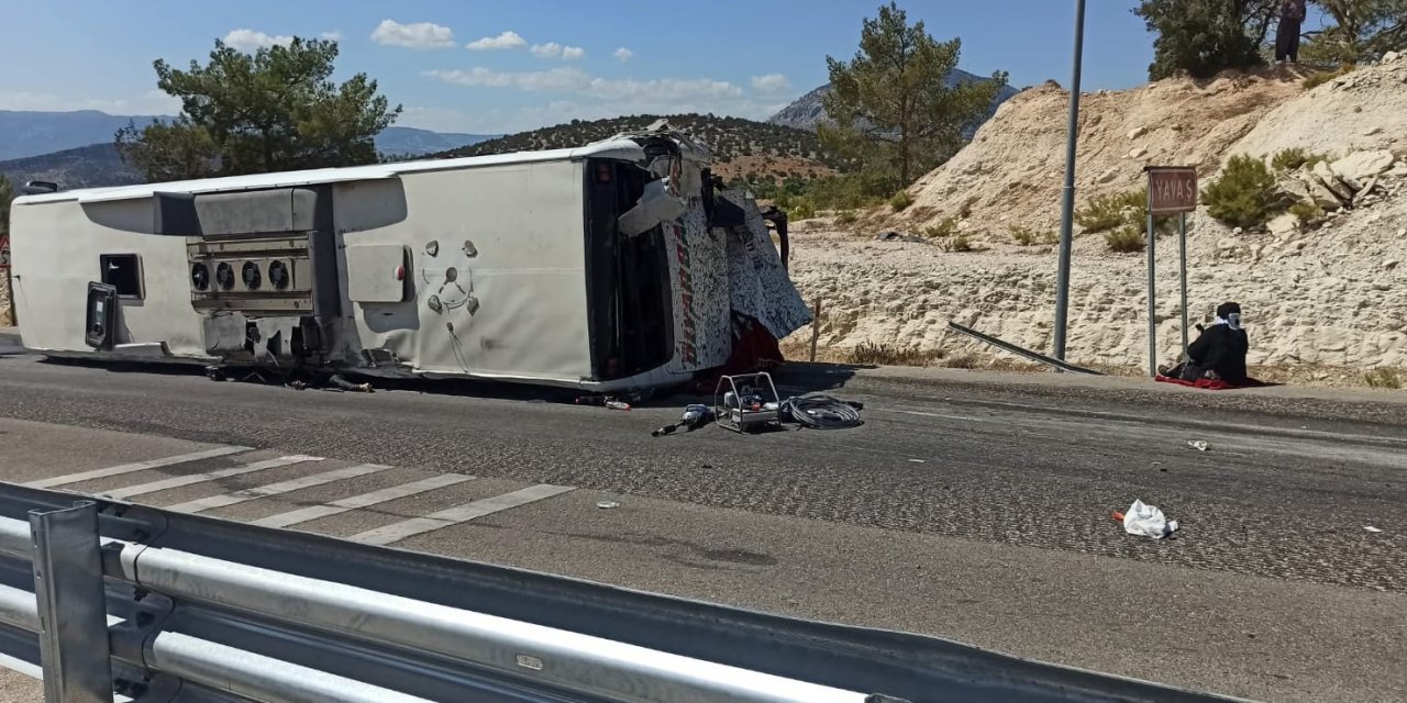 Mut - Karaman yolundaki yolcu otobüsü kamyon kazasında ölenlerin kimlikleri belli oldu!