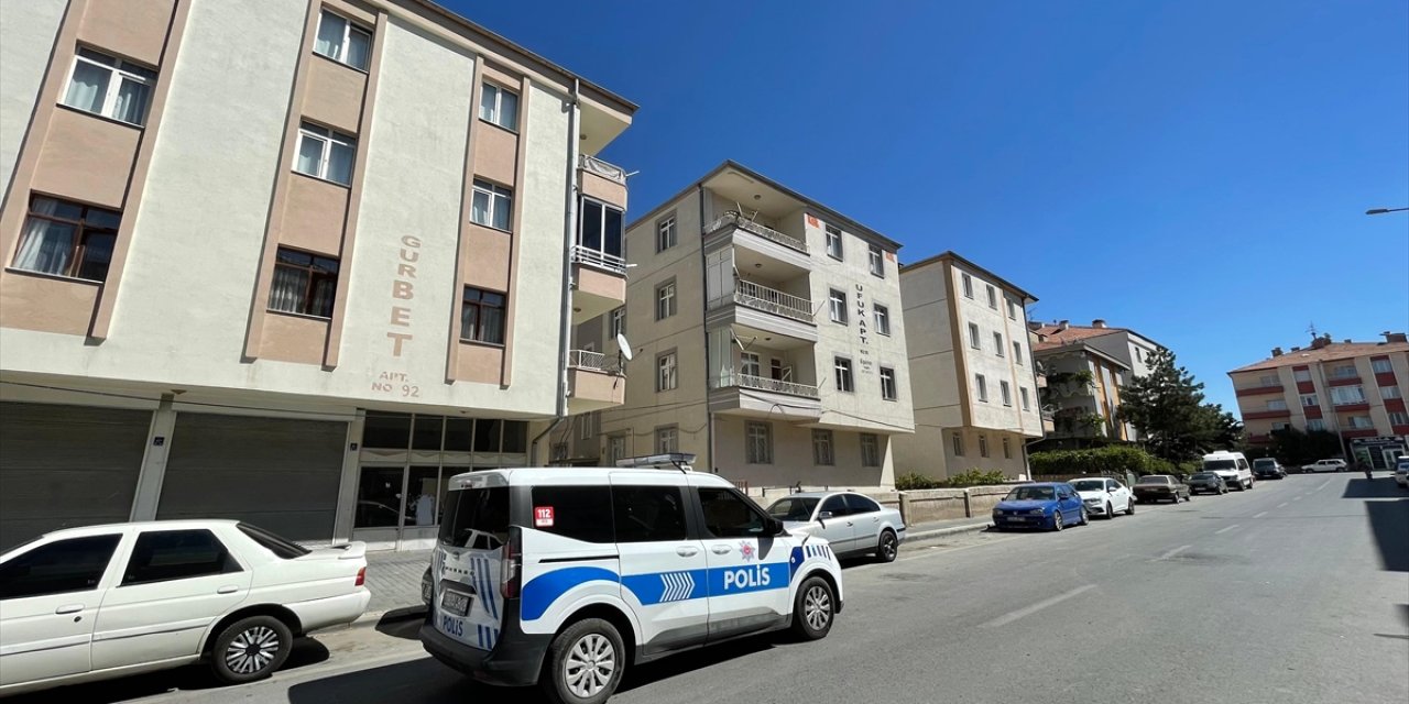 Evine çağırdığı misafirini bıçakla yaraladı