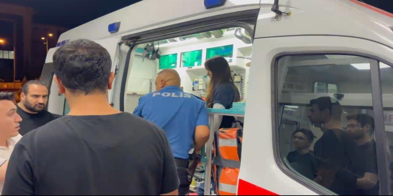 Gençler ve kafe çalışanları arasında bıçaklı kavga: 7 yaralı