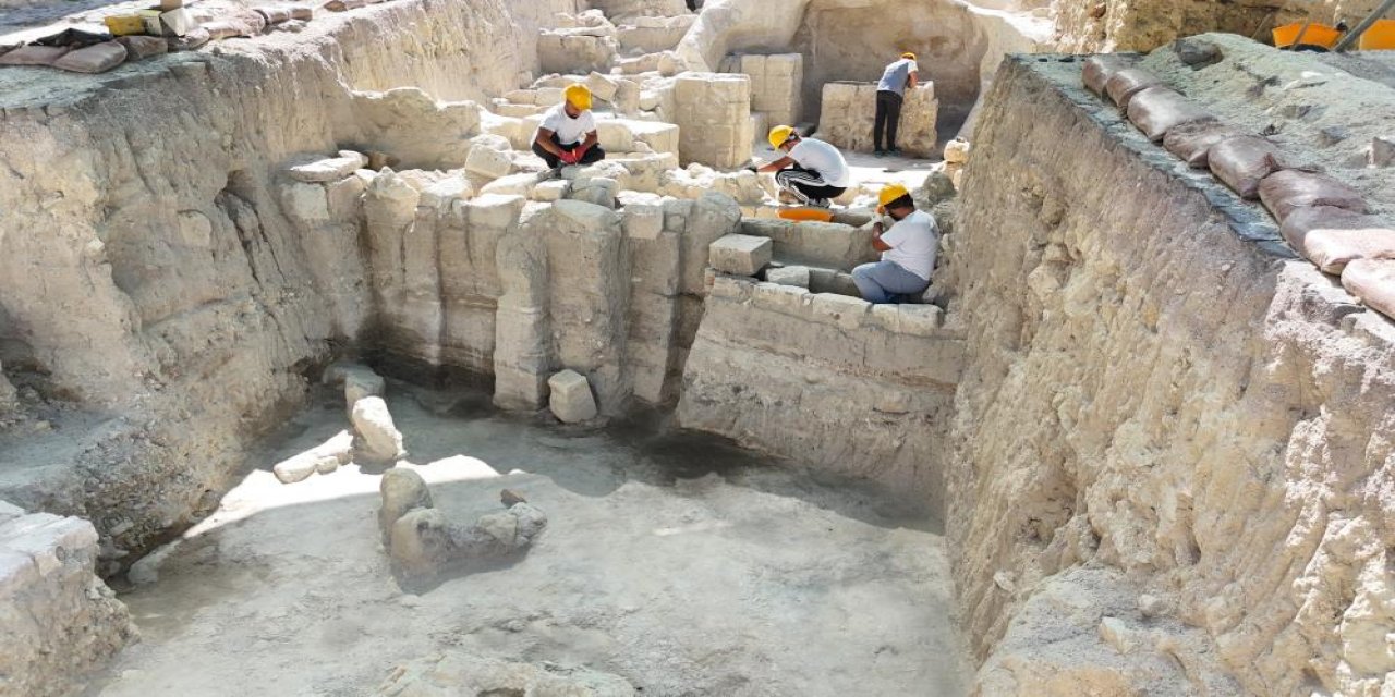 Yol trafiğe kapandı! Bin 500 yıllık sır perdesi aralandı