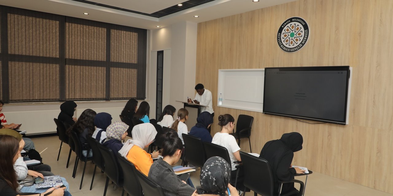 Karatay’da kendini geliştirmek isteyen gençlere müjde