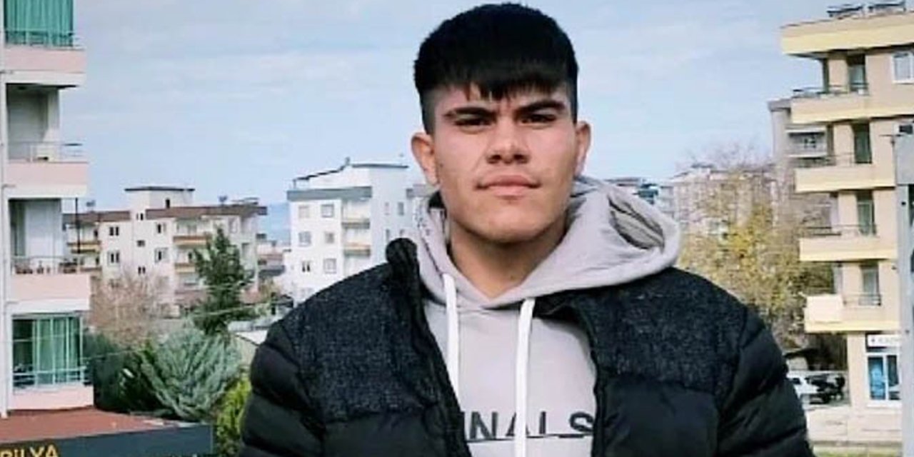 Tarlaya giden 22 yaşındaki genç traktörün altında can verdi