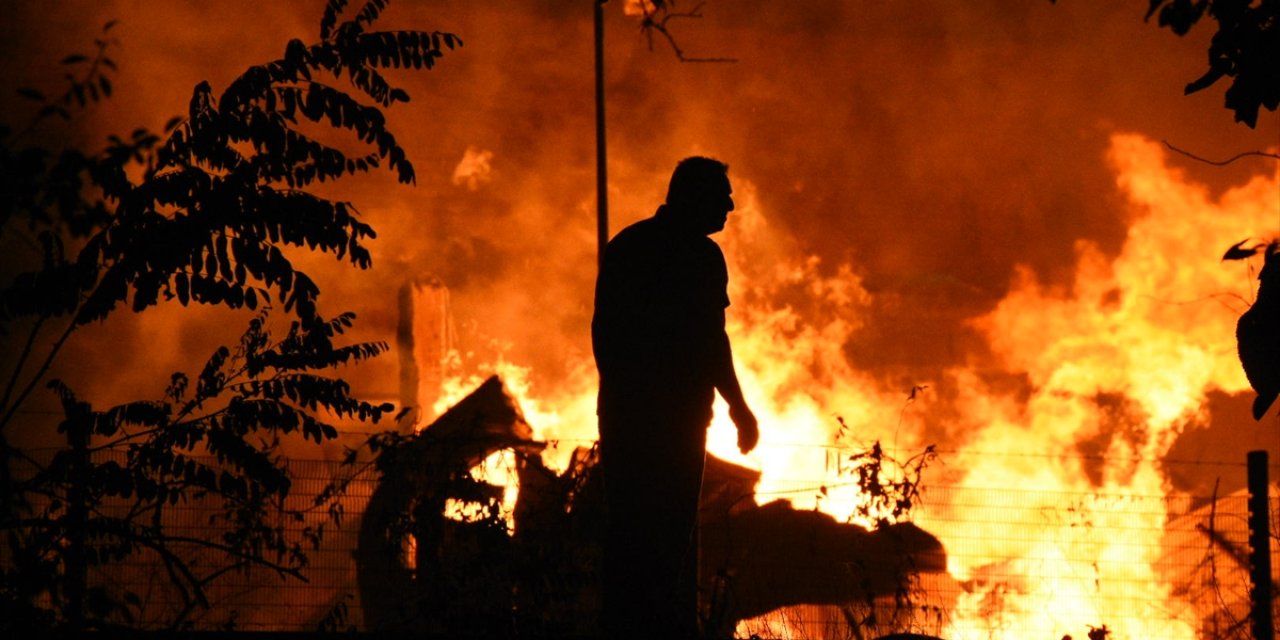 Kereste fabrikası alevler içinde kaldı