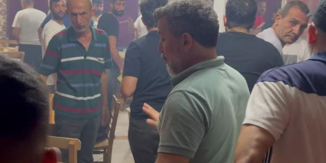 Emlakçı görünümlü kumarhaneye baskın! Çelik kapılar koçbaşıyla kırıldı