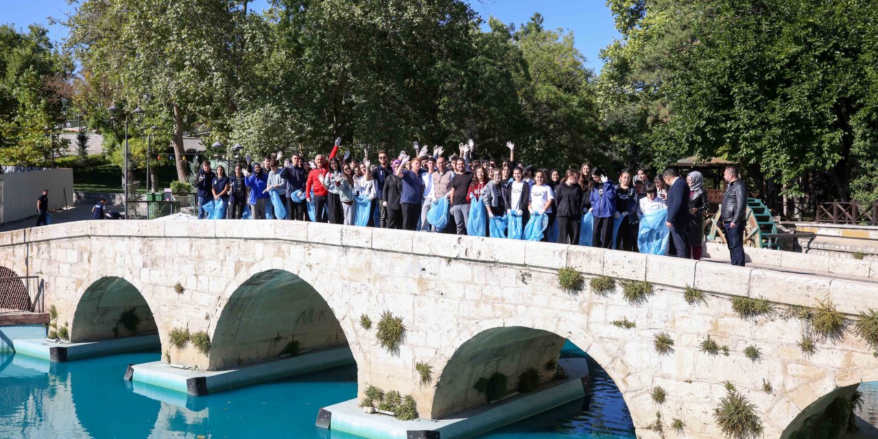 Gençler, Konya’nın yeşiliyle ünlü ilçesi için el ele verdi