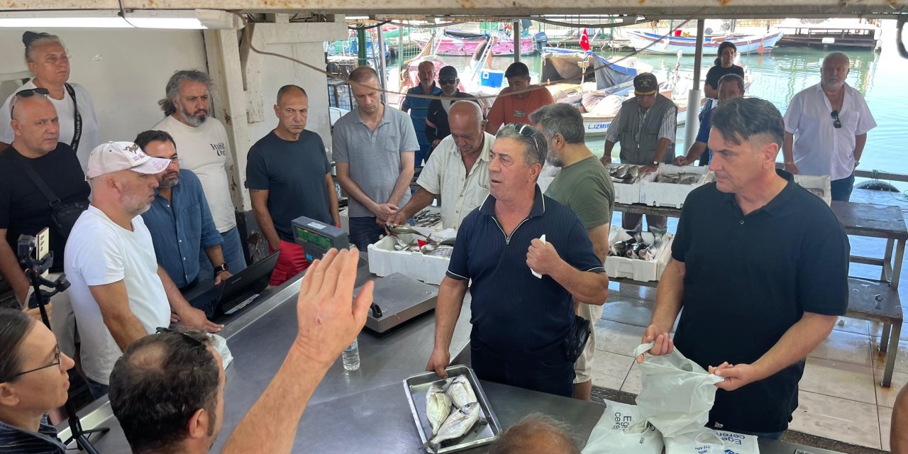 İzmir'in balık mezatı, tazelik ve uygun fiyatıyla Konyalıları da cezbediyor