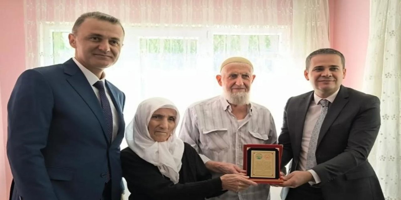 Konya’da yılların eskitemediği yarım asırlık aşklar plaketle taçlandı