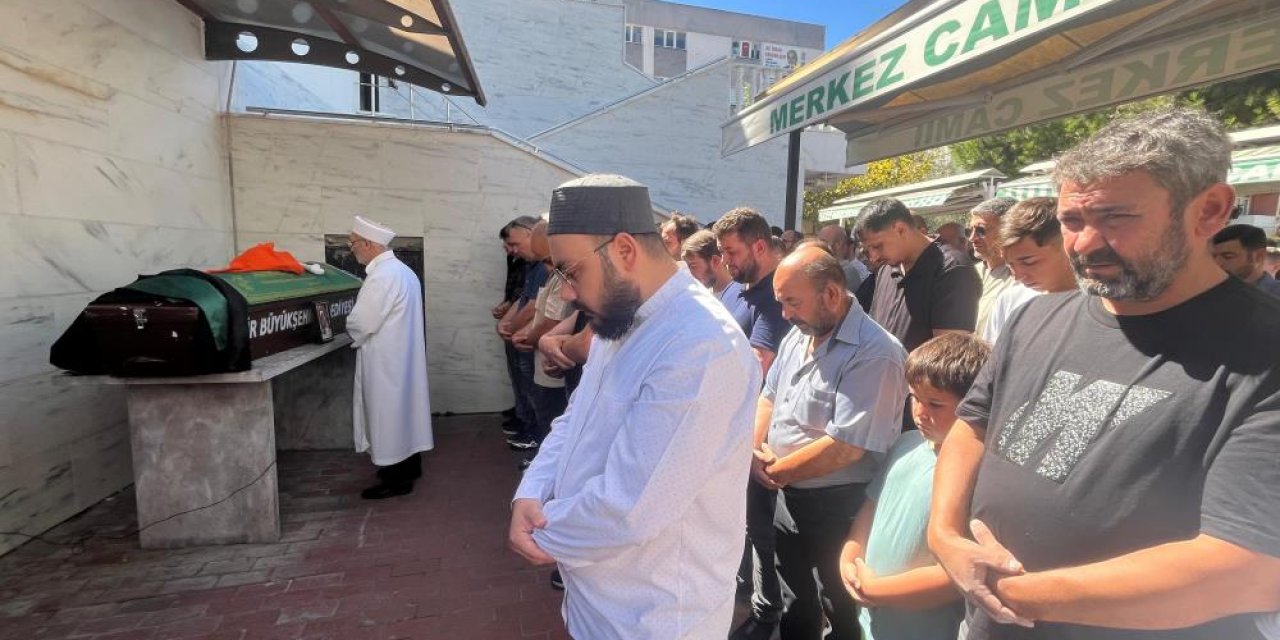 Eşya taşıma sırasında üzerine koltuk düşen 9 yaşındaki Ebrar öldü