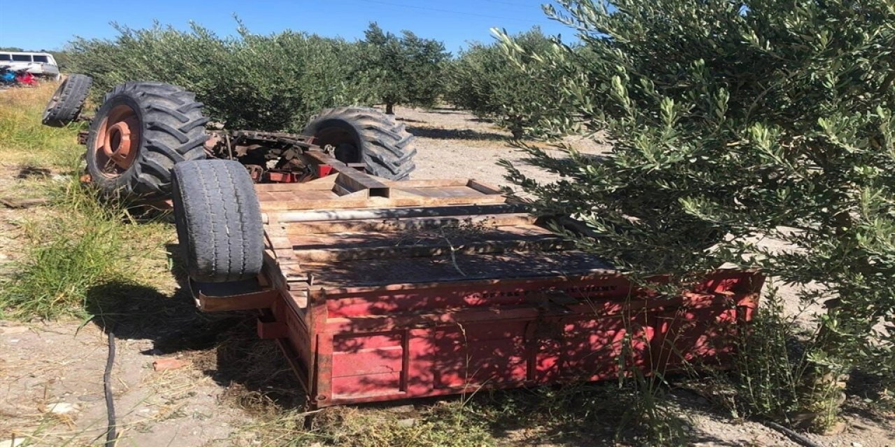 Devrilen traktörün altında kalan Serkan Akkoyun hayatını kaybetti