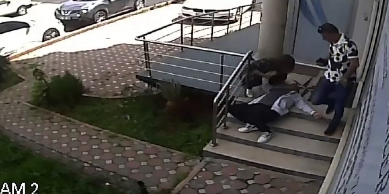 Fıtık şikayetiyle gitti, muayenehane önünde kalp krizi geçirdi