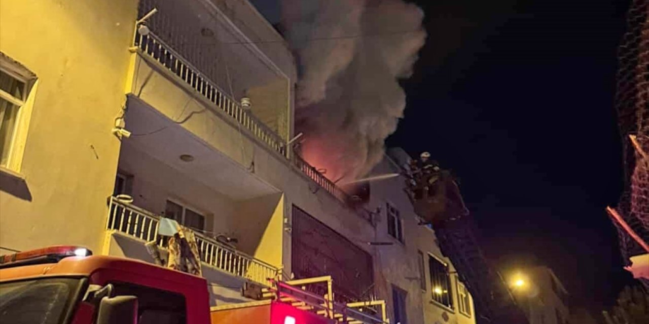Evde çıkan yangında 2 yaşındaki çocuk hayatını kaybetti
