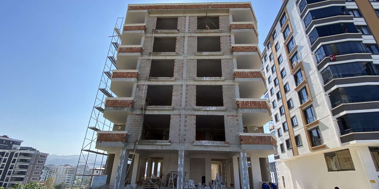 Asansör boşluğuna düşen inşaat işçisi hayatını kaybetti