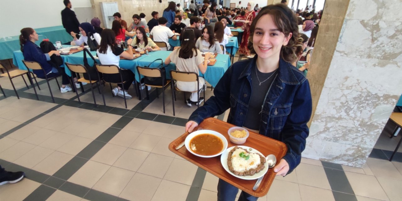 Selçuk Üniversitesi yeni öğrencilerini Konya’nın eşsiz lezzetiyle karşıladı