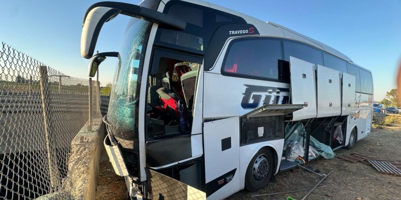 Yolcu otobüsü kaza yaptı: 13 yaralı