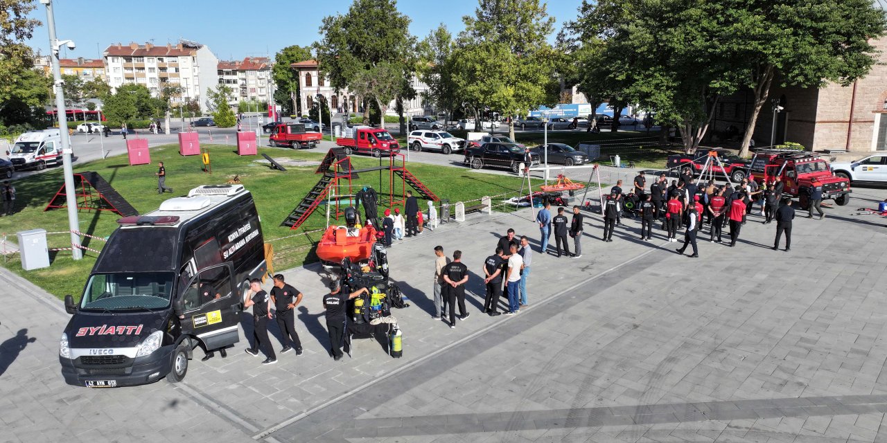 Dumanın içindeki cesur yürekler Konya’da çocuklarla buluştu