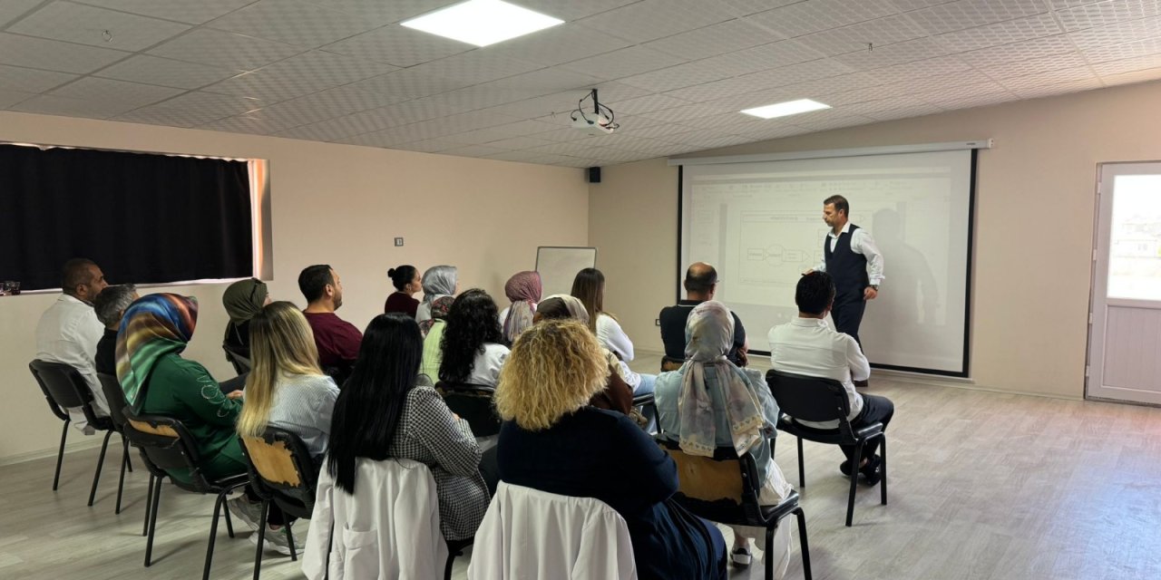 Özgüler Özel Eğitim Merkezi'nden öğretmenlere hizmet içi eğitim