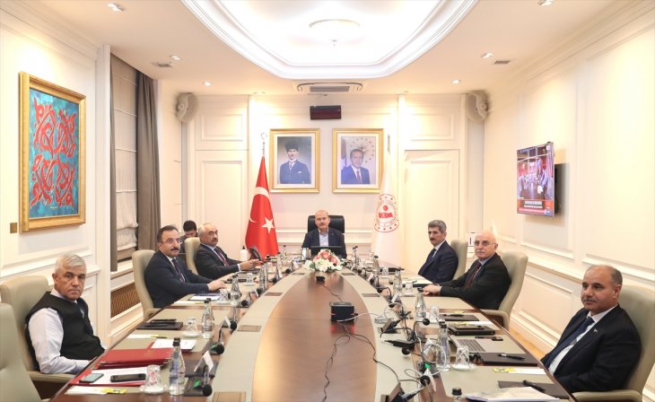 Bakan Soylu 81 ilin valisiyle yeni tip koronavirüse karşı alınan tedbirleri değerlendirdi