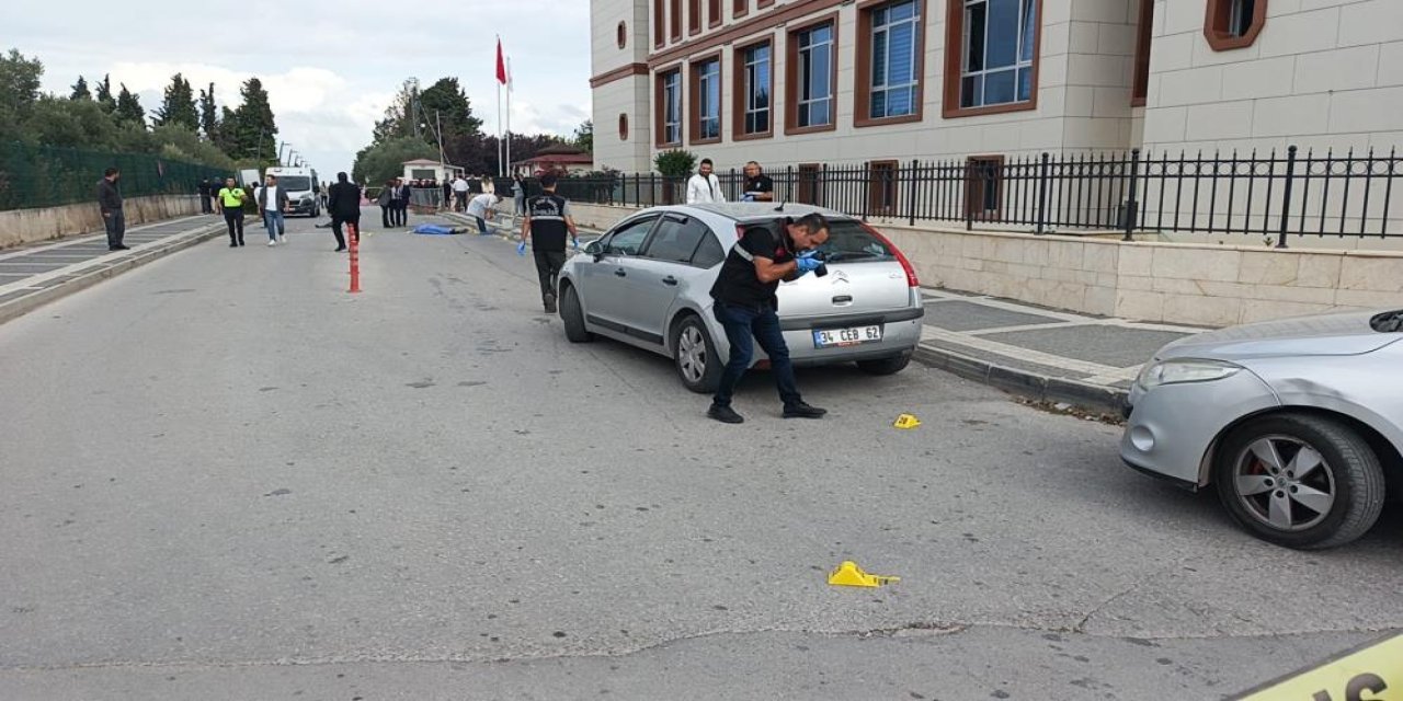 Adliye önünde silahlı saldırı: 1 ölü, 1 yaralı