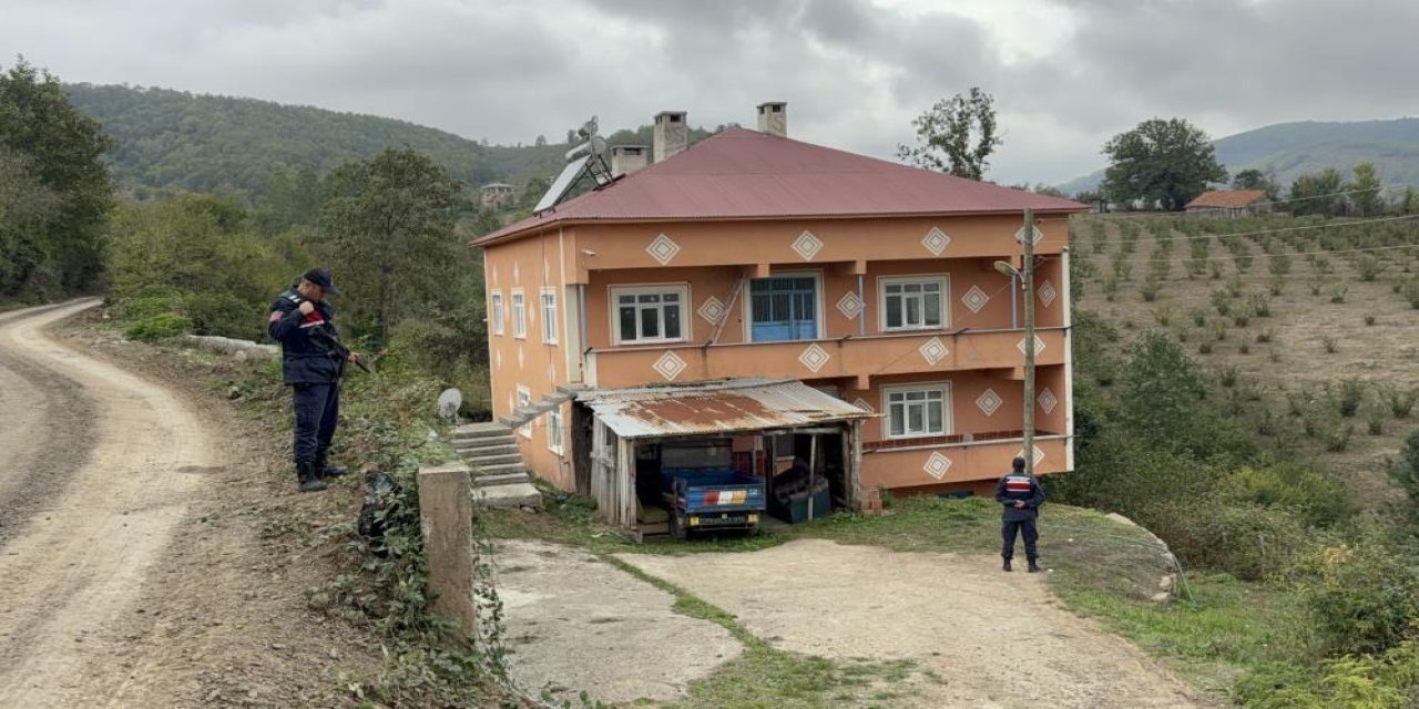 Kan donduran cinayet! Elindeki bardakla eşinin kafasına vurarak öldürdü