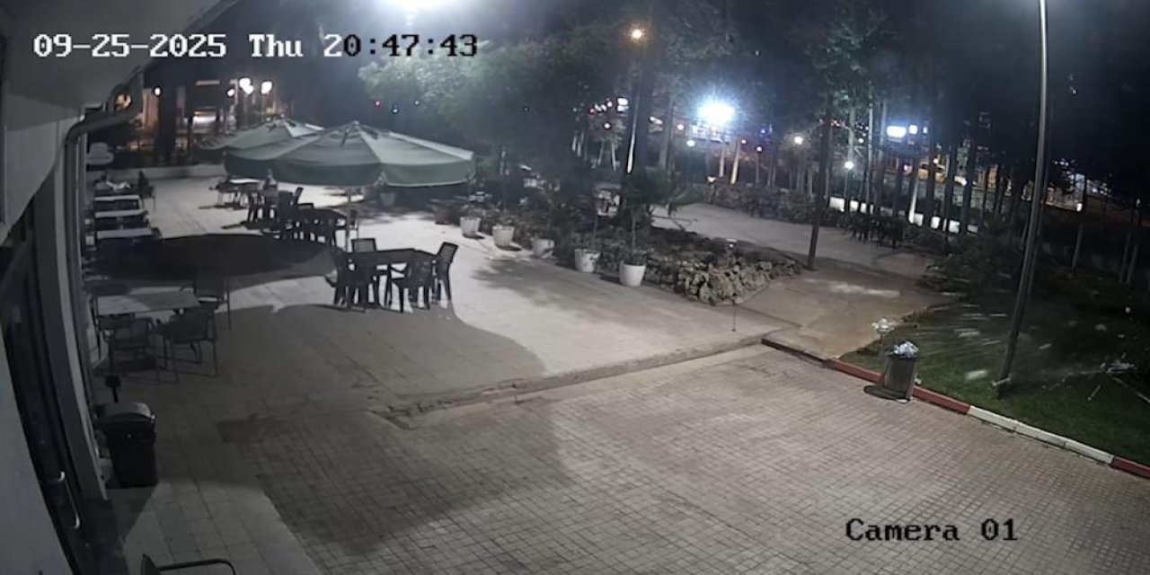 Bir şehir bu gizemli olayı konuşuyor! Gökten buz kütlesi düştü